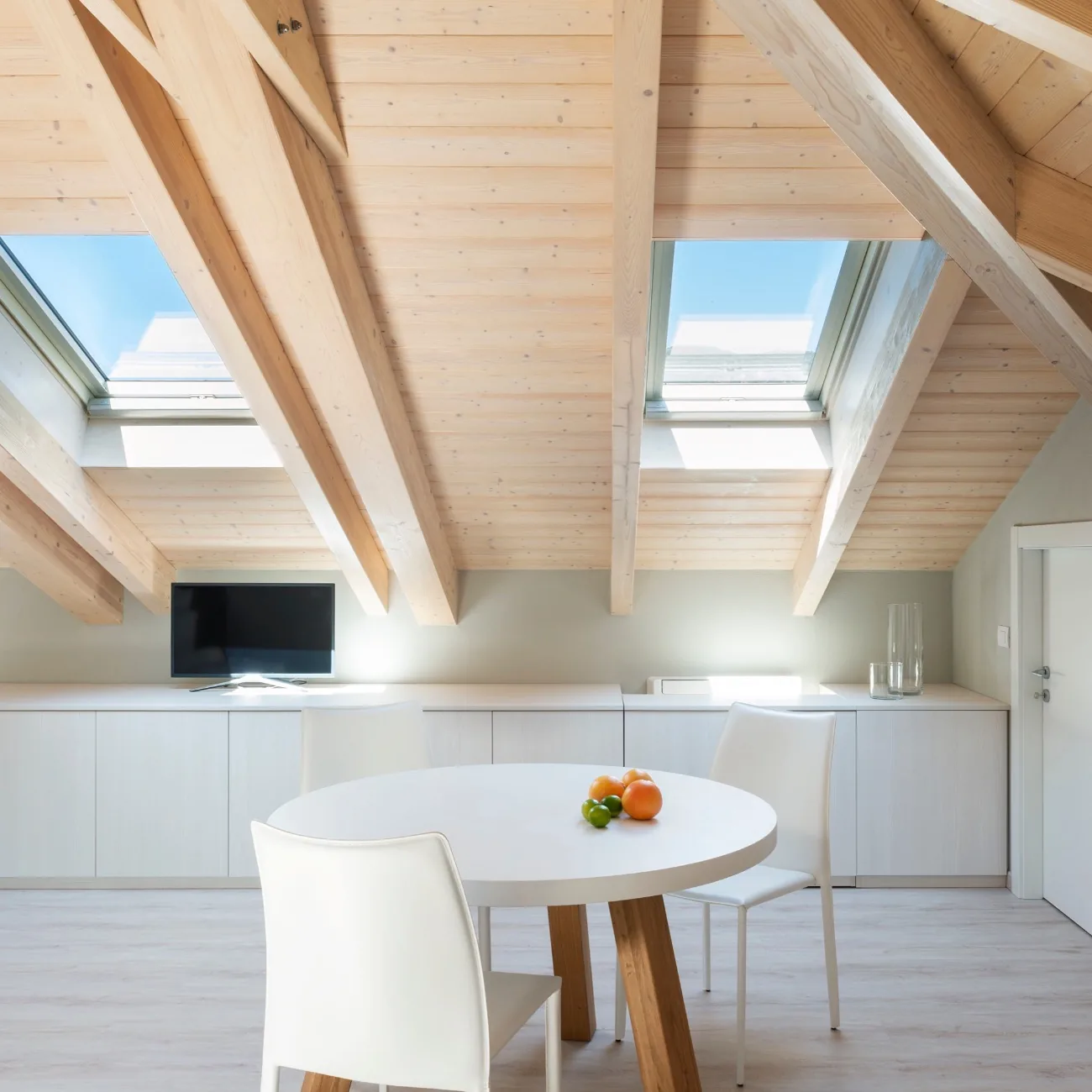 Attico con sottotetto in legno in vendita